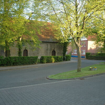 Bild vergr&ouml;&szlig;ern: Seitenansicht der Matthiaskirche in Hoheneggelsen