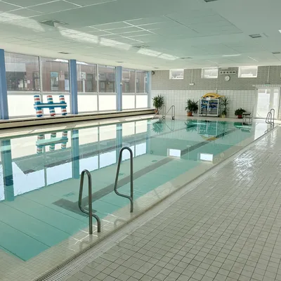 Bild vergr&ouml;&szlig;ern: Kleinschwimmhalle