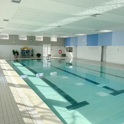 Bild vergr&ouml;&szlig;ern: Kleinschwimmhalle