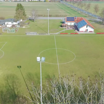 Bild vergr&ouml;&szlig;ern: Sportplatz Nettlingen