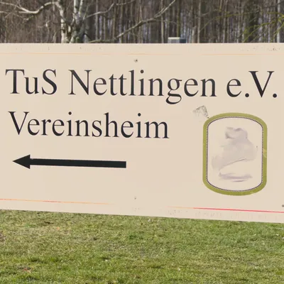 Bild vergr&ouml;&szlig;ern: Sportplatz Nettlingen