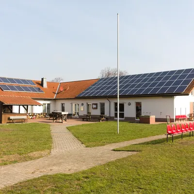 Bild vergr&ouml;&szlig;ern: Sportplatz Nettlingen