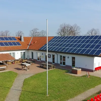 Bild vergr&ouml;&szlig;ern: Sportplatz Nettlingen